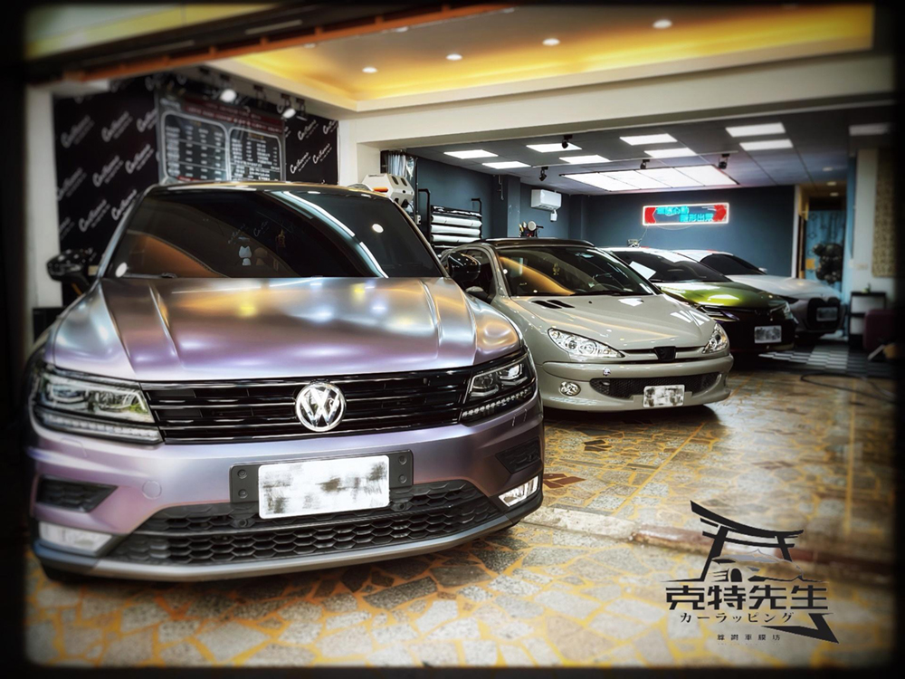 改色完工車輛於施工廠房展示